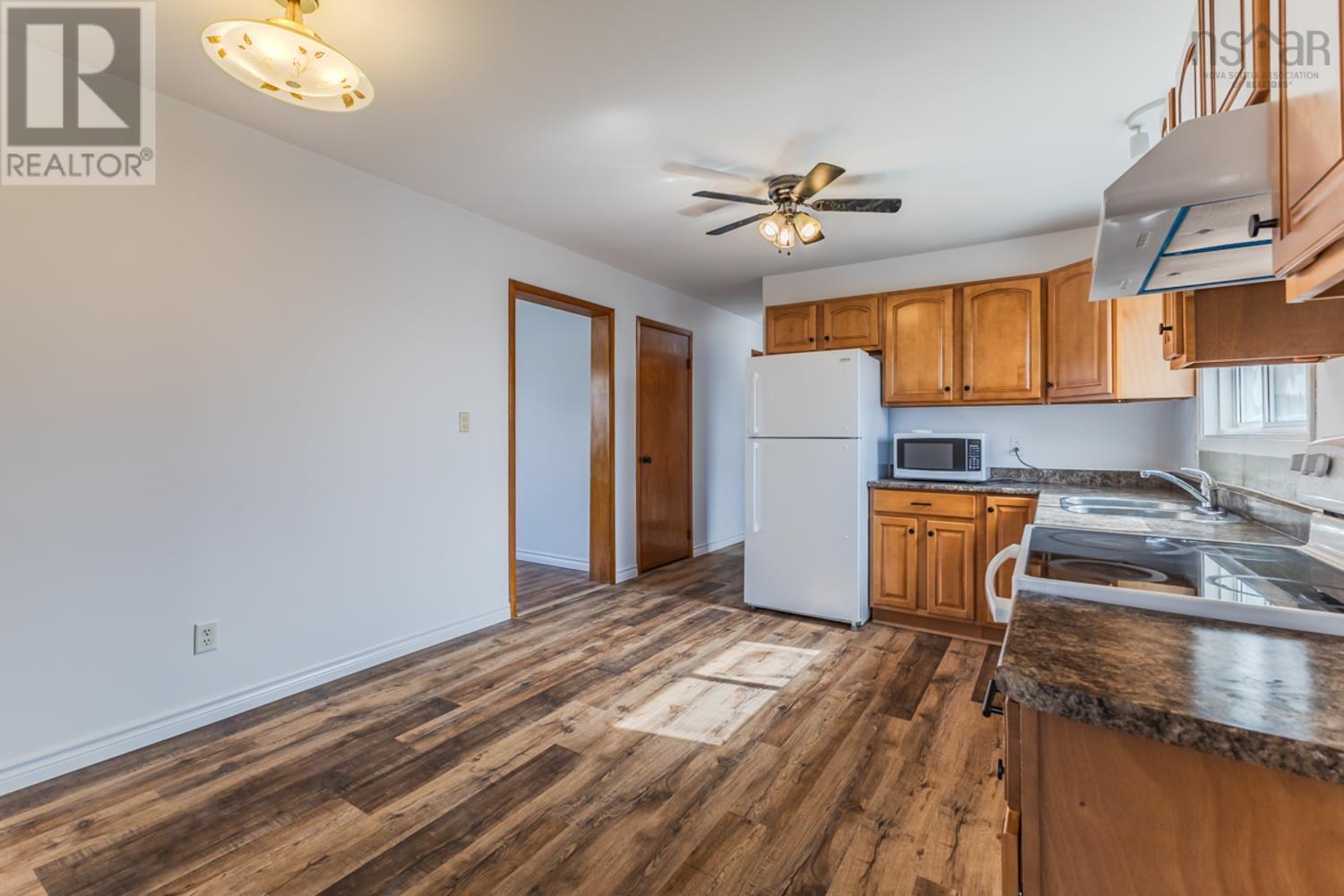 Property 4 of 49 of 54 LAVINIA Drive