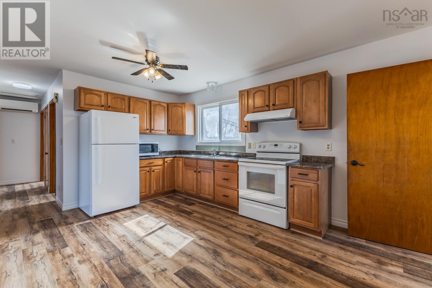 Property 2 of 49 of 54 LAVINIA Drive