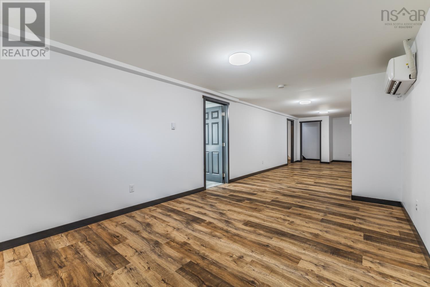 Property 31 of 49 of 54 LAVINIA Drive