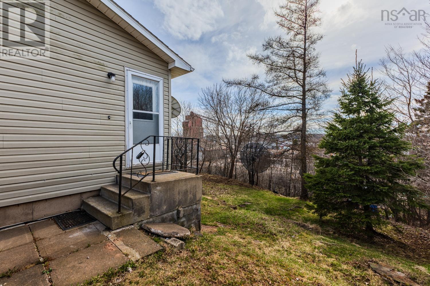 Property 46 of 49 of 54 LAVINIA Drive