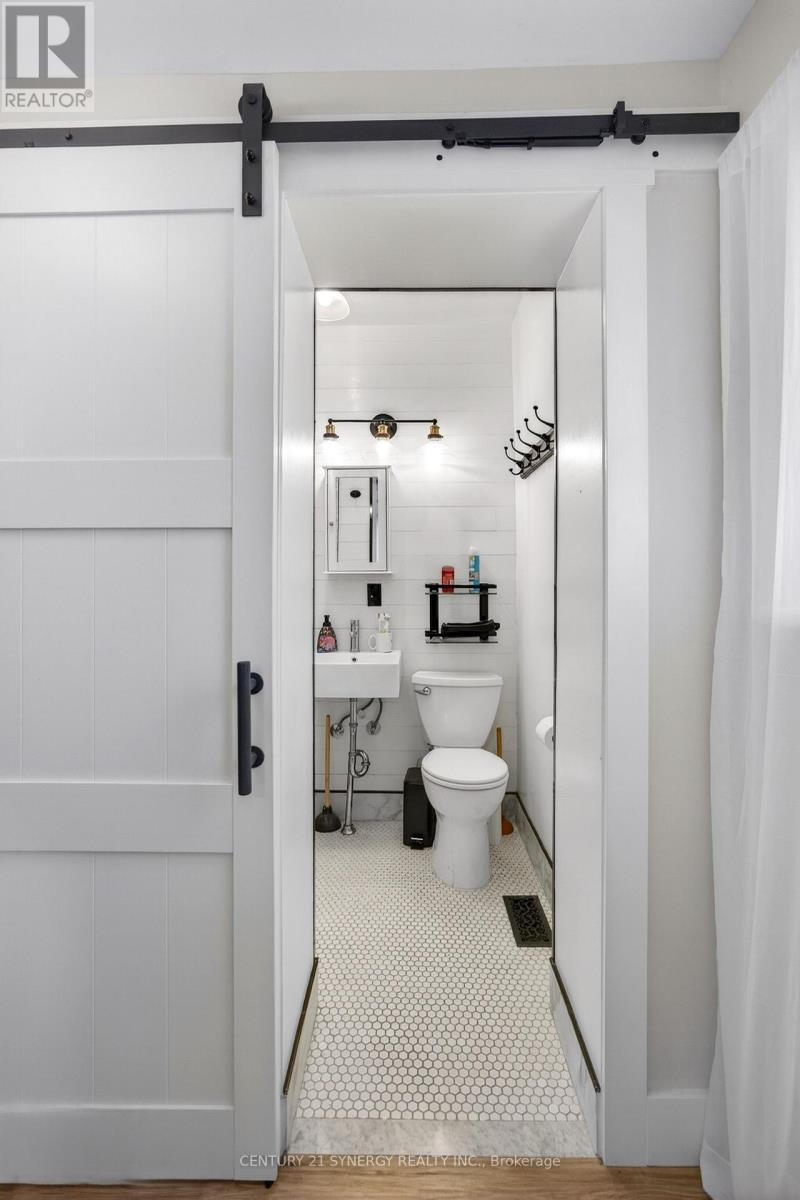 33 NAPOLEON STREET - 25