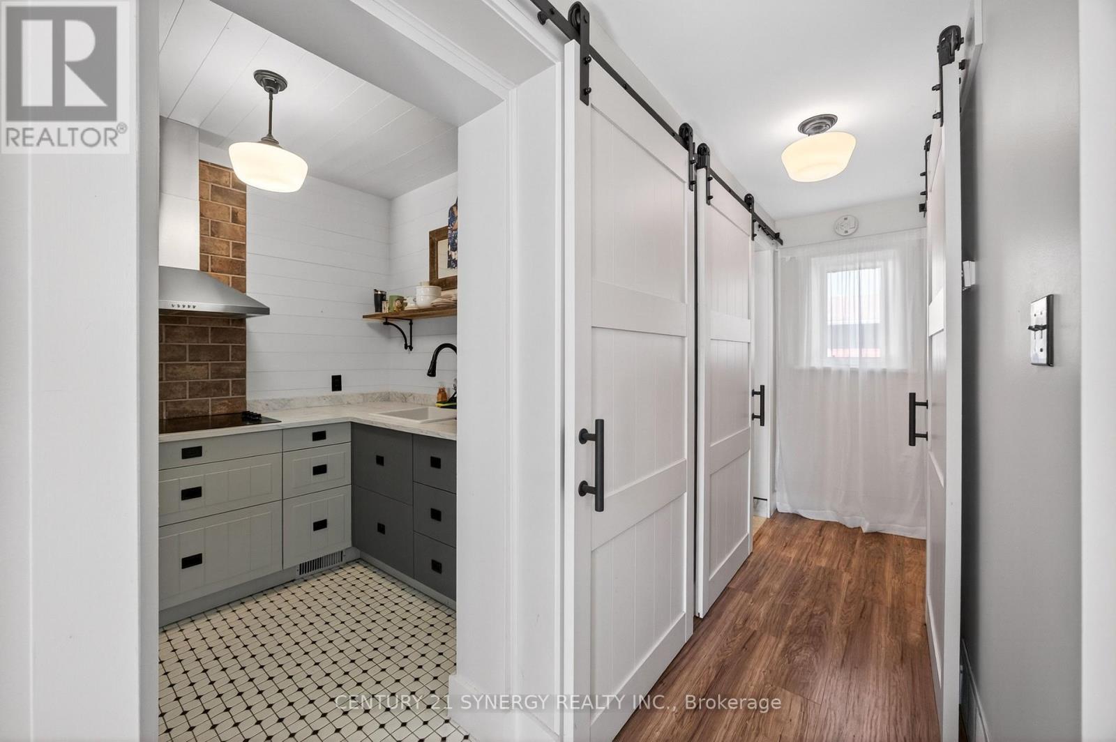 33 NAPOLEON STREET - 26