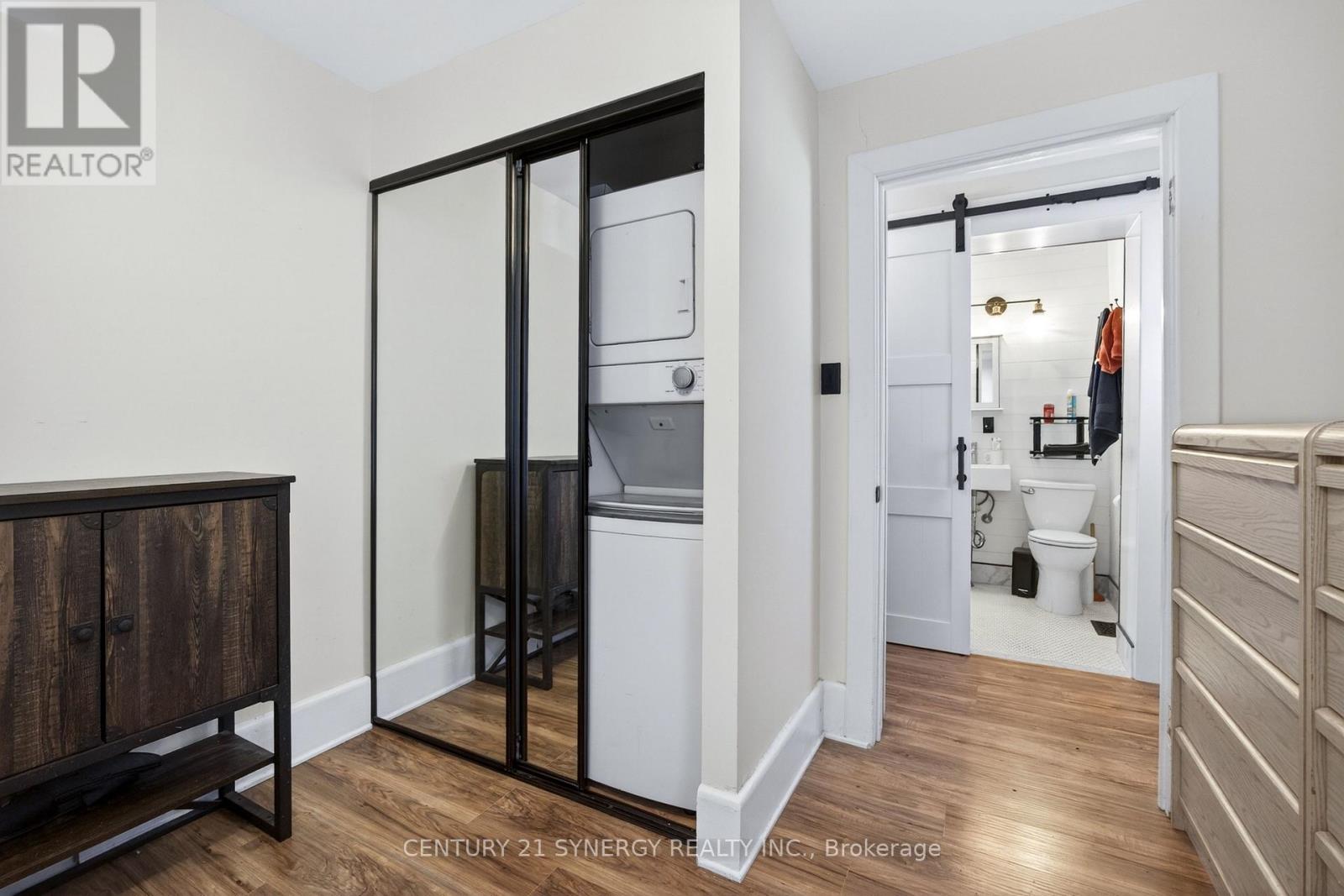 33 NAPOLEON STREET - 29