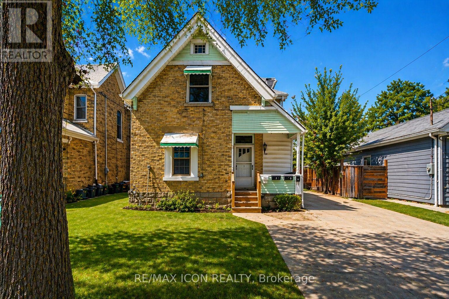 Photo AI-enhanced; may differ from actual.