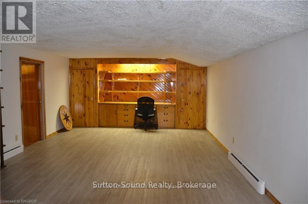 Large studio den/ bedroom
