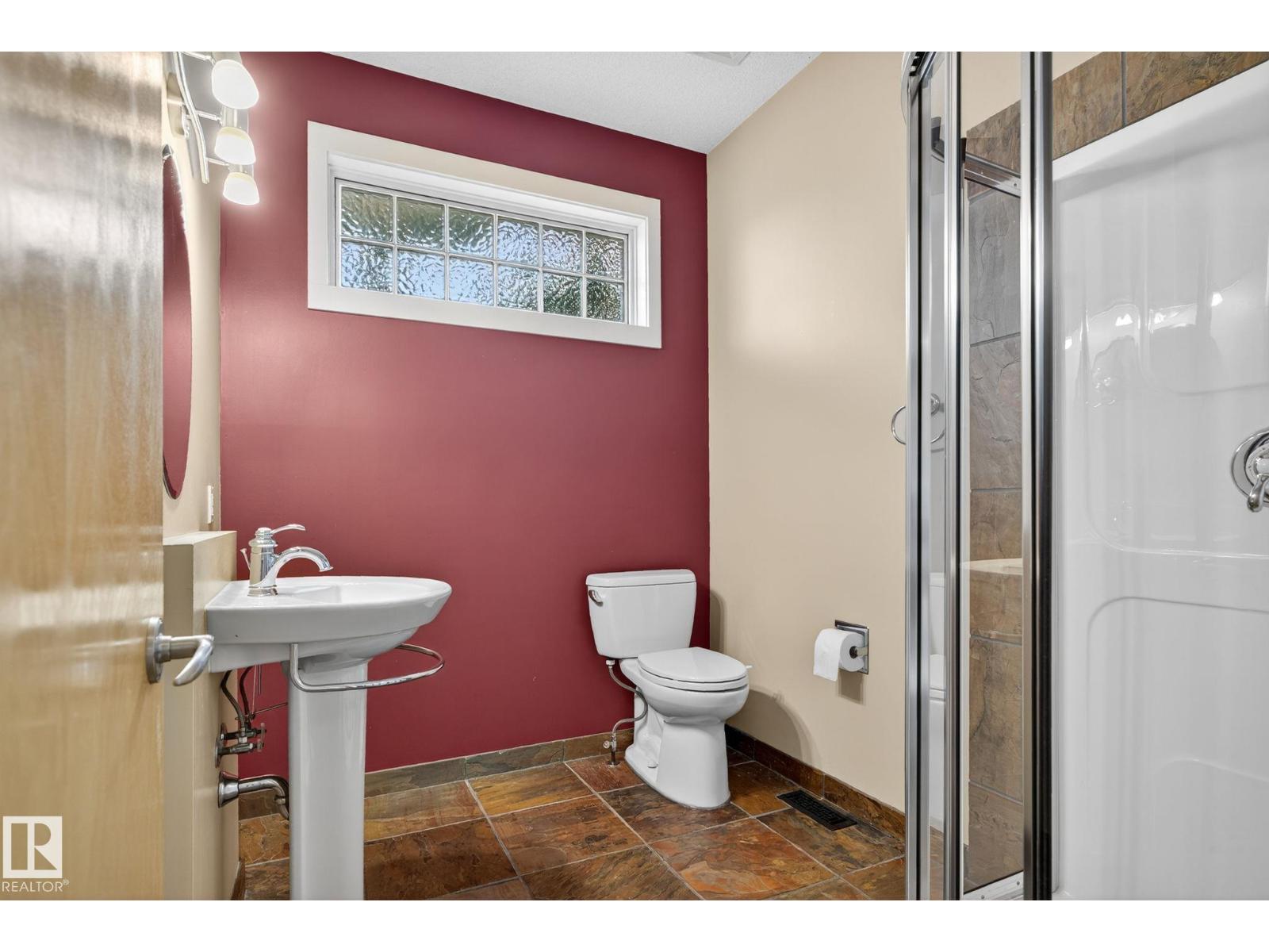 15860 41 AV SW - 25