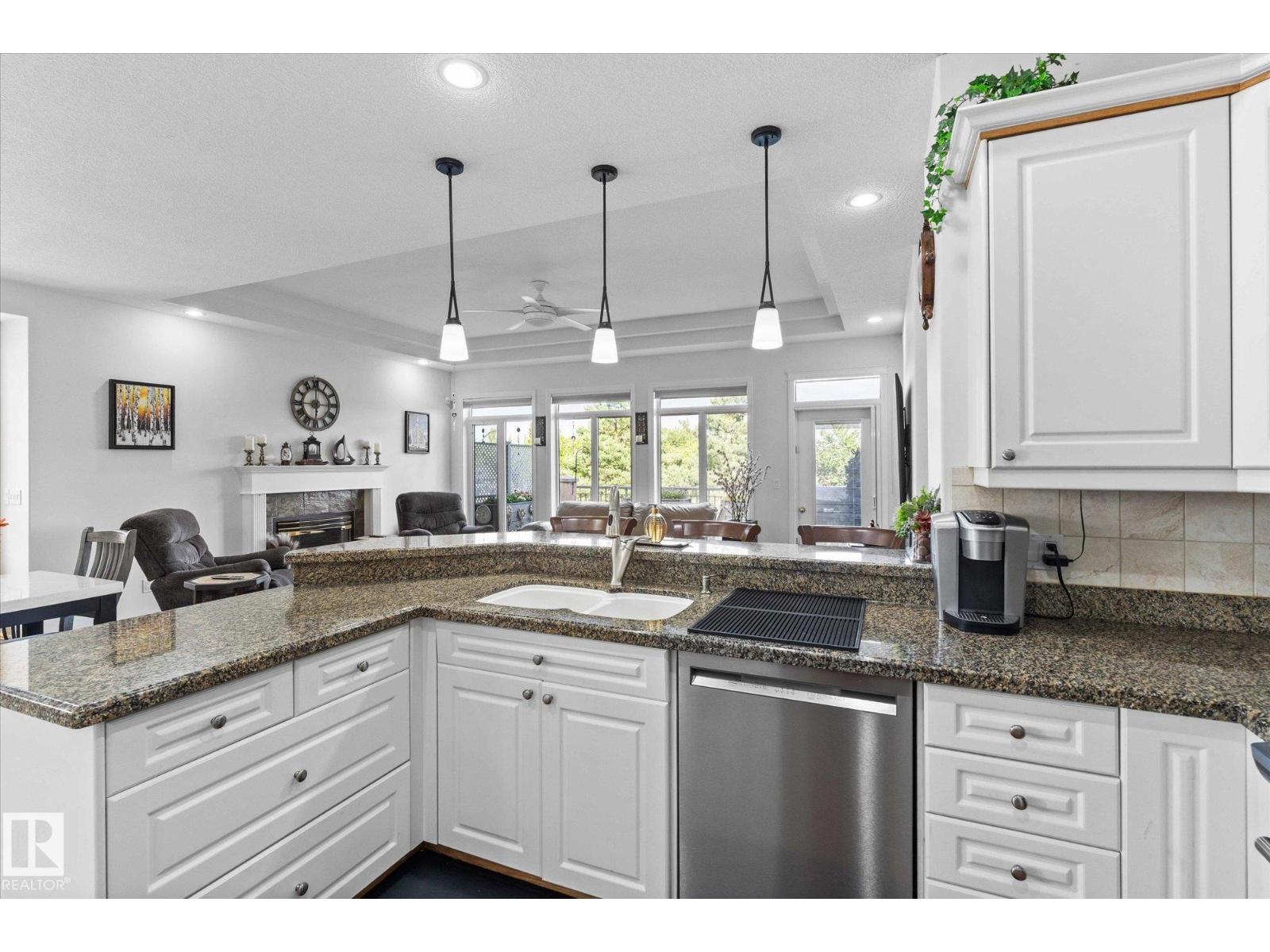 #6 50 OAKRIDGE DR, St. Albert