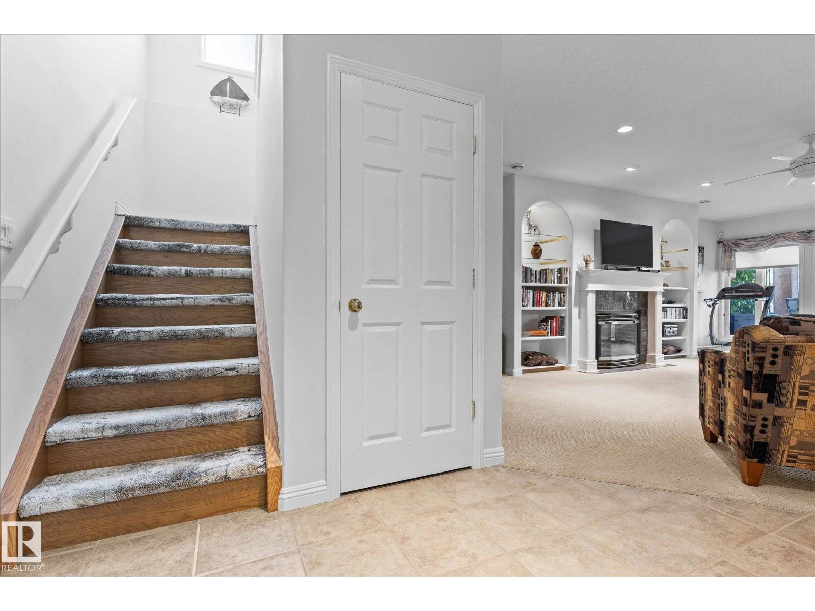 #6 50 OAKRIDGE DR, St. Albert