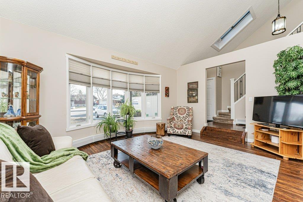 1727 65 ST NW, Edmonton