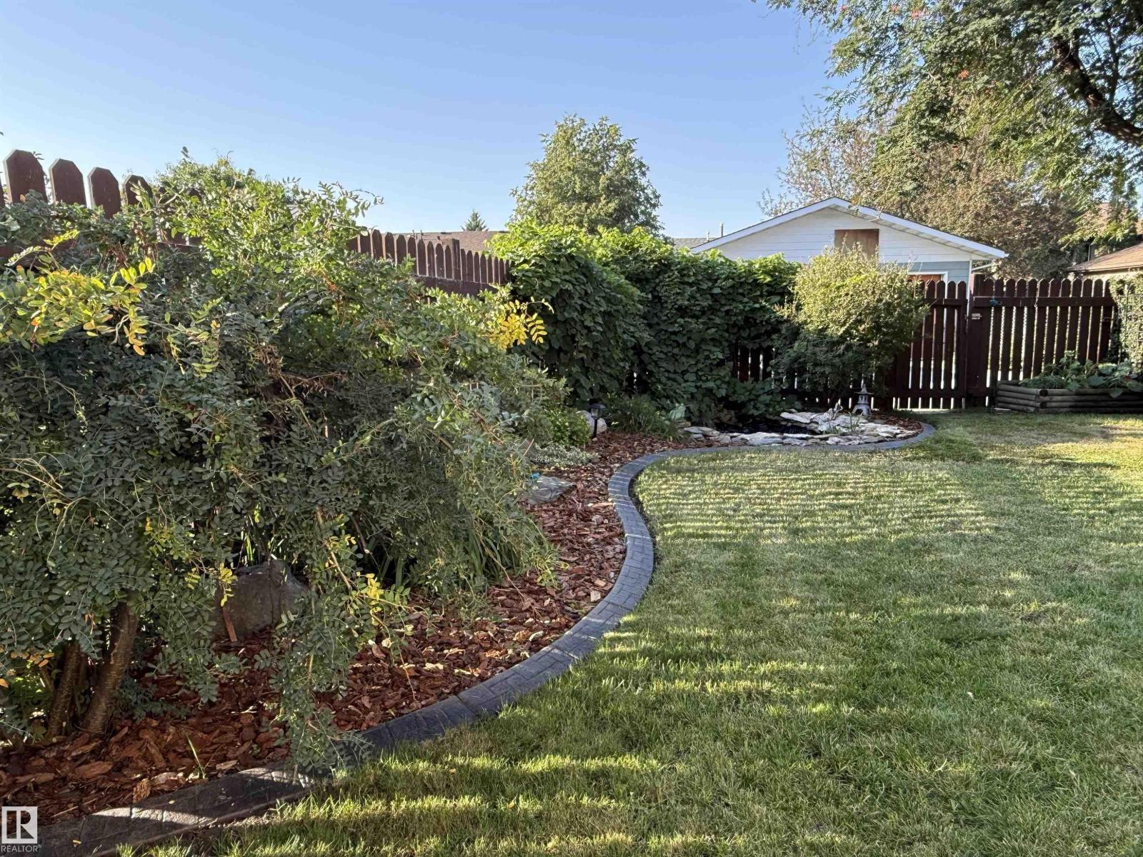 1727 65 ST NW, Edmonton