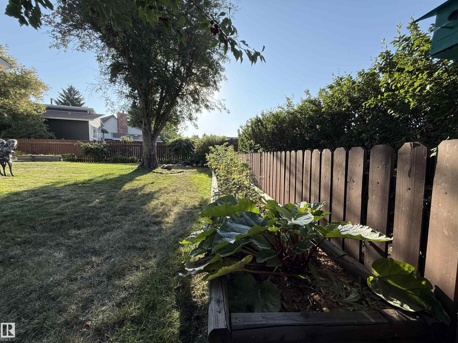 1727 65 ST NW, Edmonton