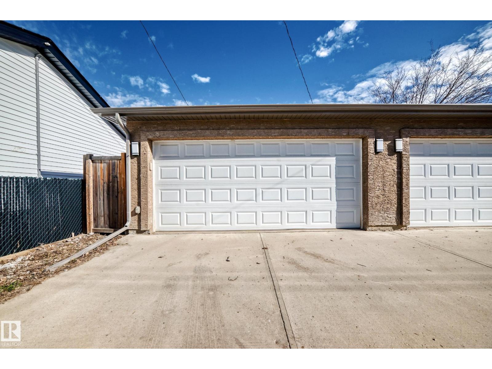 10721 70 AV NW - 54
