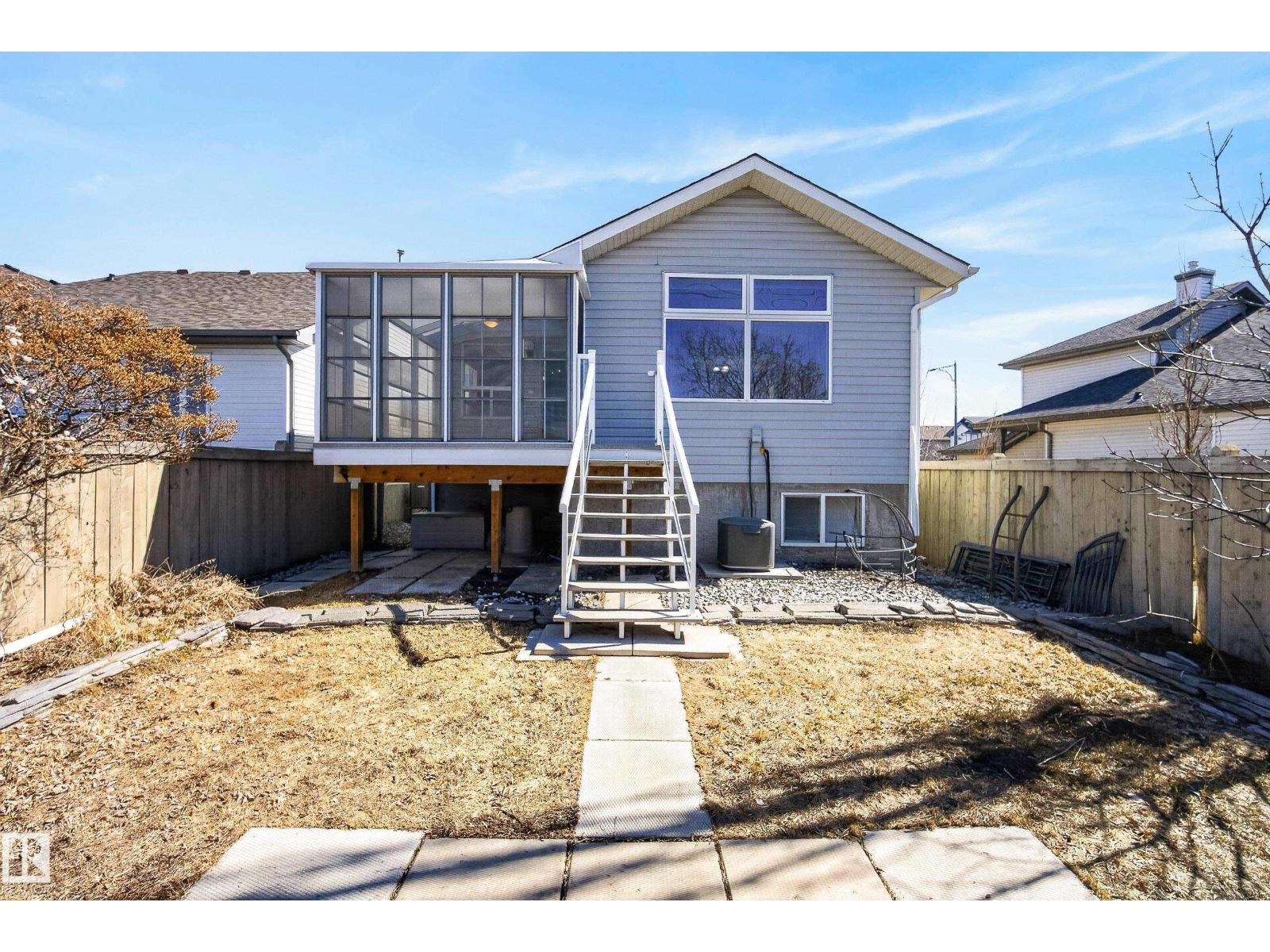 720 87 ST SW, Edmonton