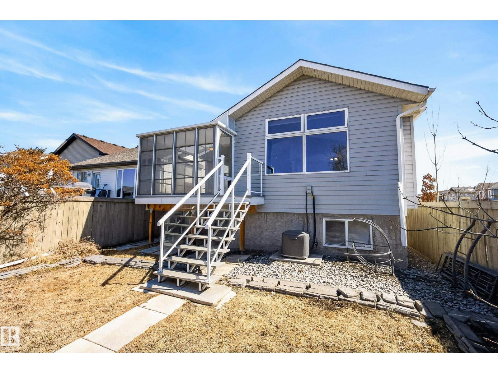 720 87 ST SW, Edmonton