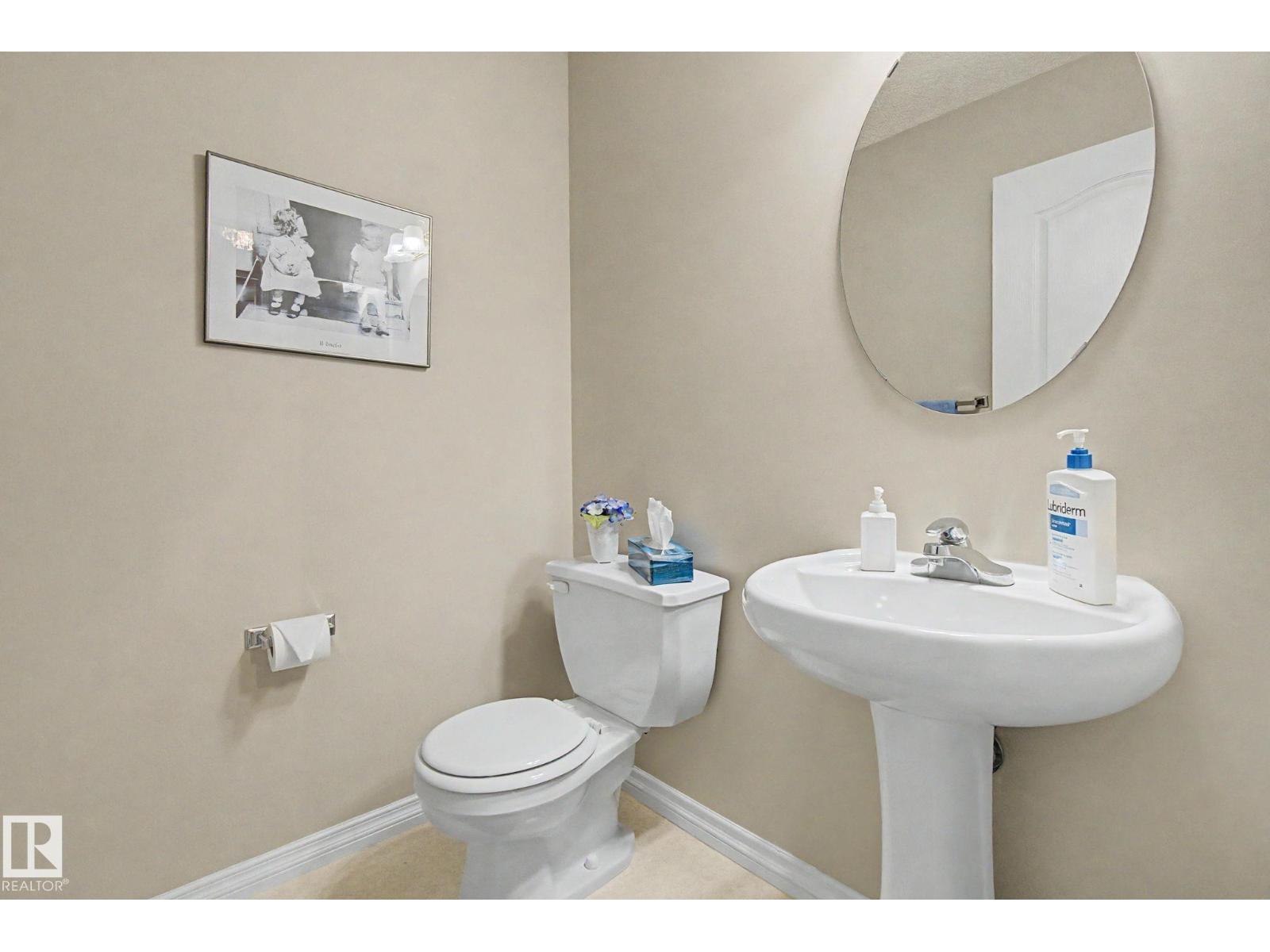 11732 10 AV NW NW, Edmonton