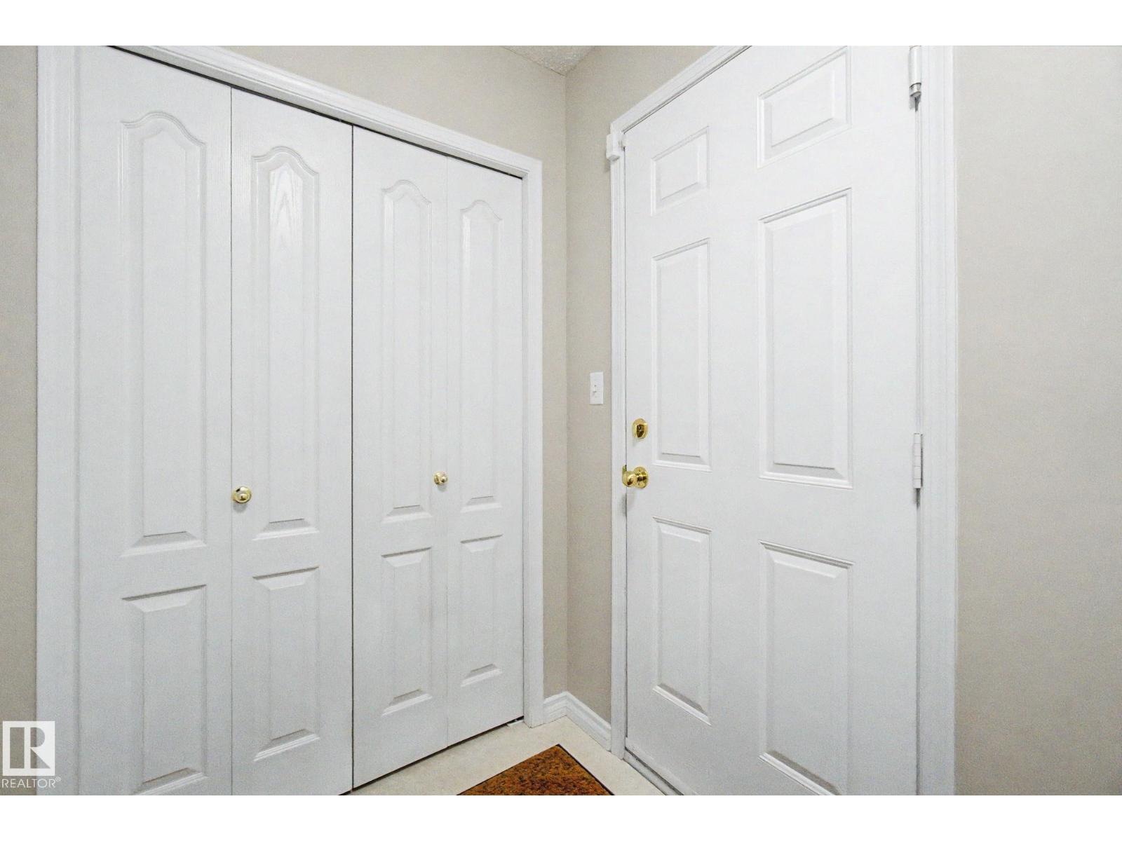 11732 10 AV NW NW, Edmonton