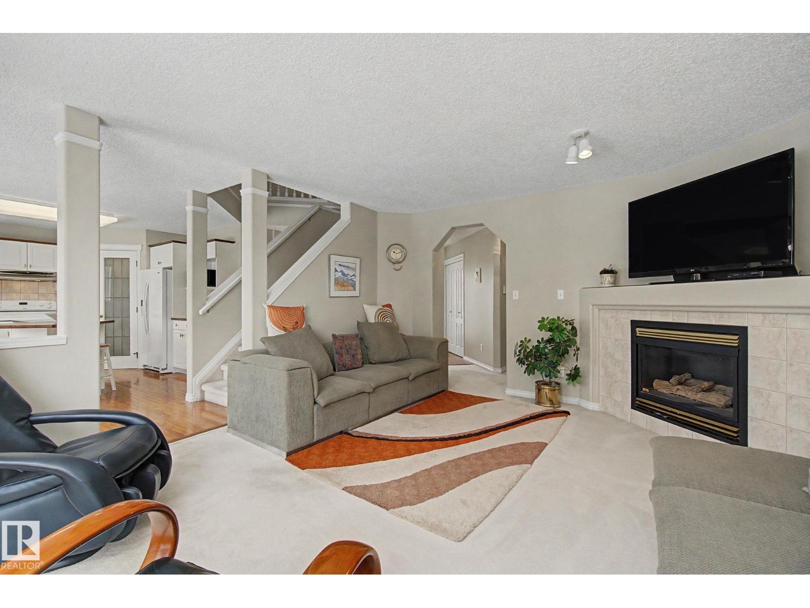 11732 10 AV NW NW, Edmonton