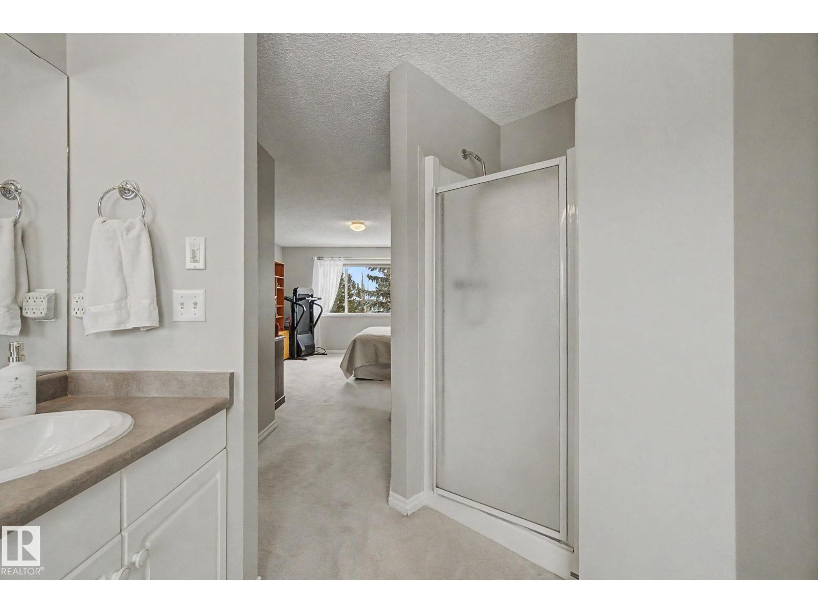 11732 10 AV NW NW, Edmonton