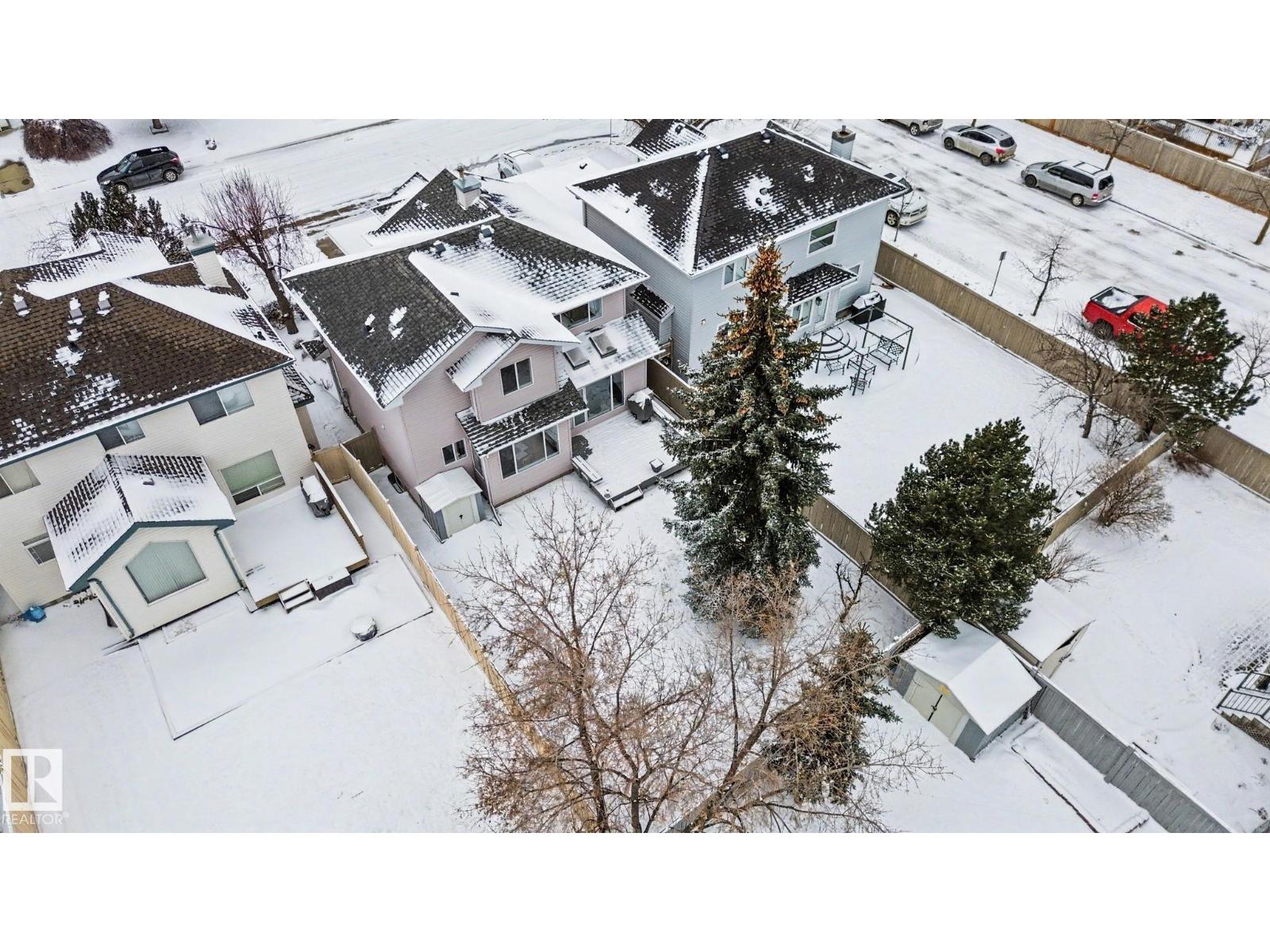 11732 10 AV NW NW, Edmonton