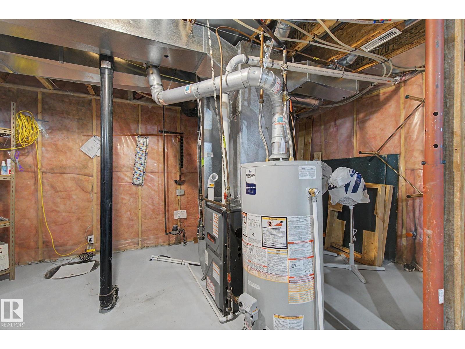 11732 10 AV NW NW, Edmonton