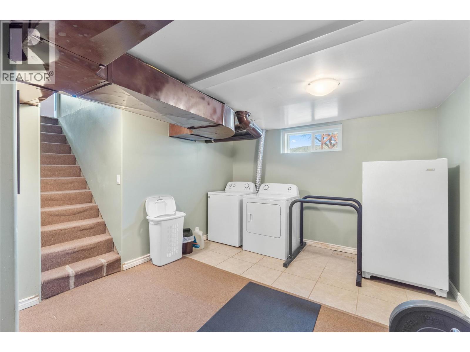 2164 CRESCENT Drive - 16