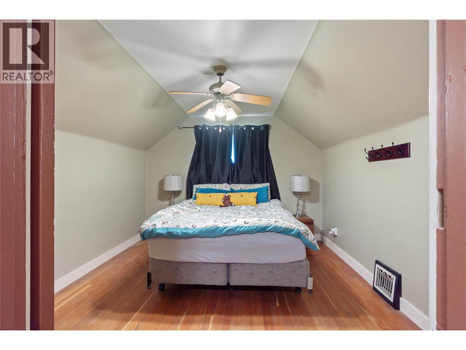 2164 CRESCENT Drive - 14