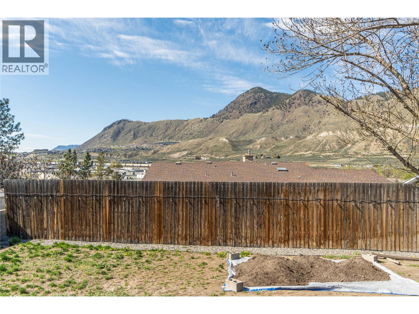 2164 CRESCENT Drive - 23