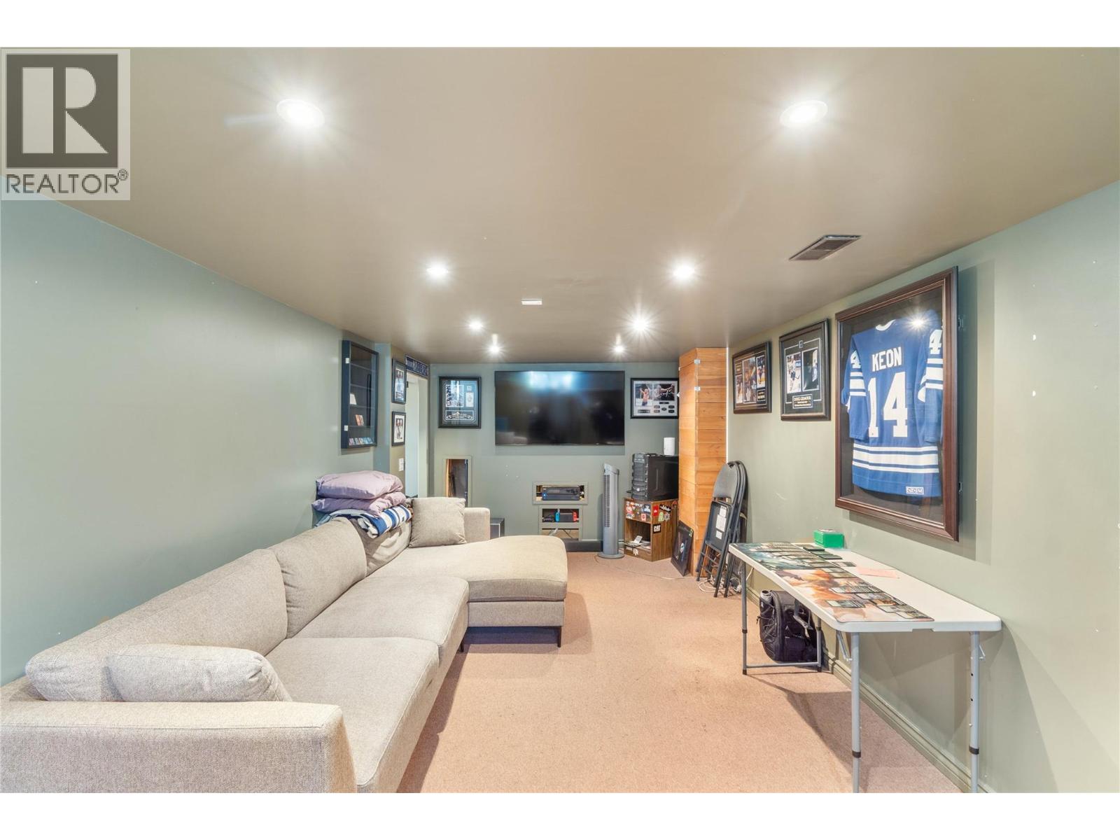 2164 CRESCENT Drive - 19