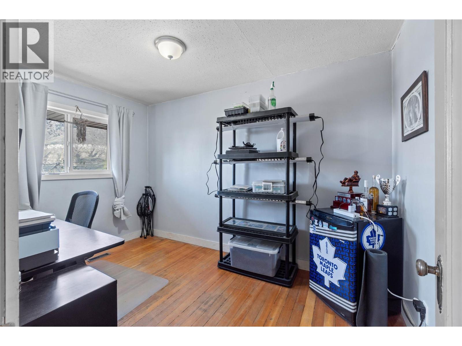 2164 CRESCENT Drive - 11