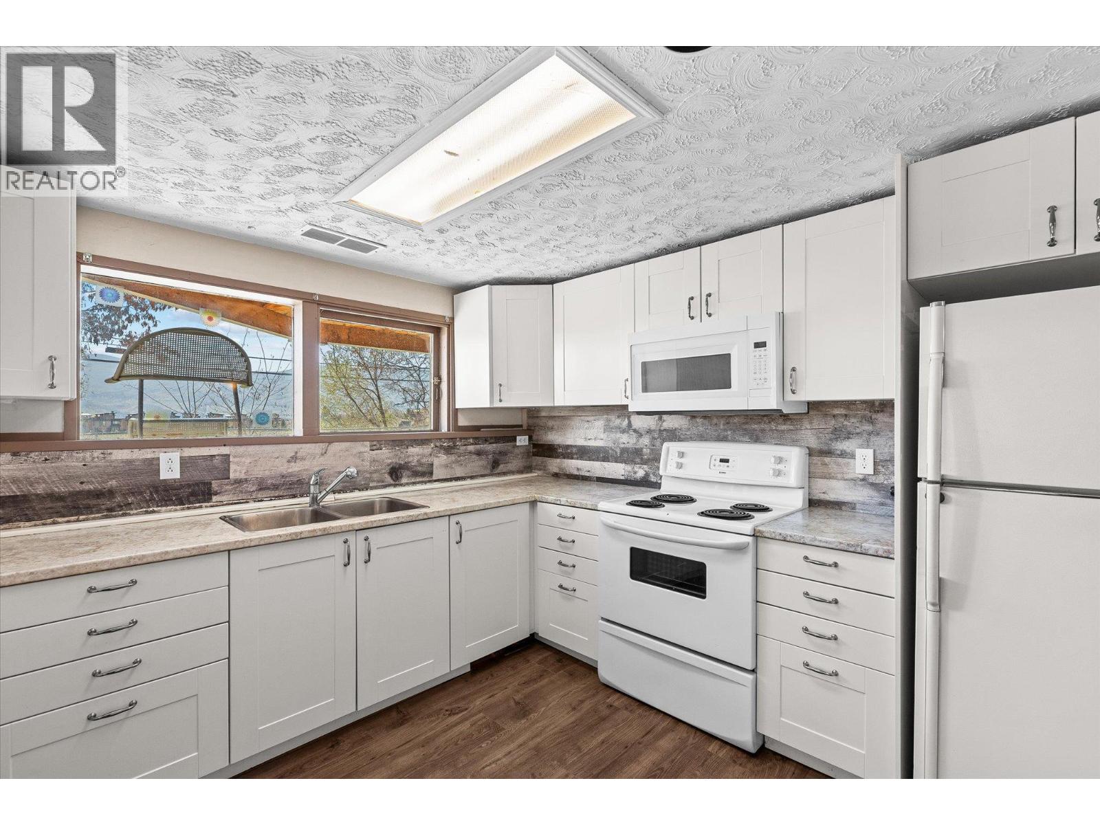  3629 Empire Place, West Kelowna