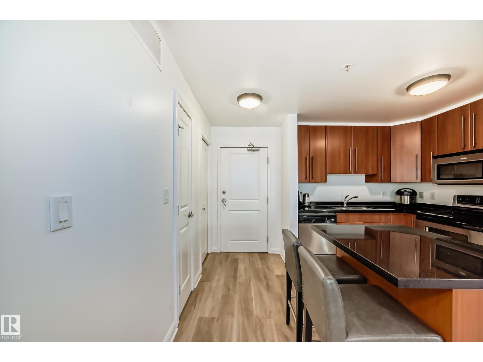 #908 9819 104 ST NW, Edmonton