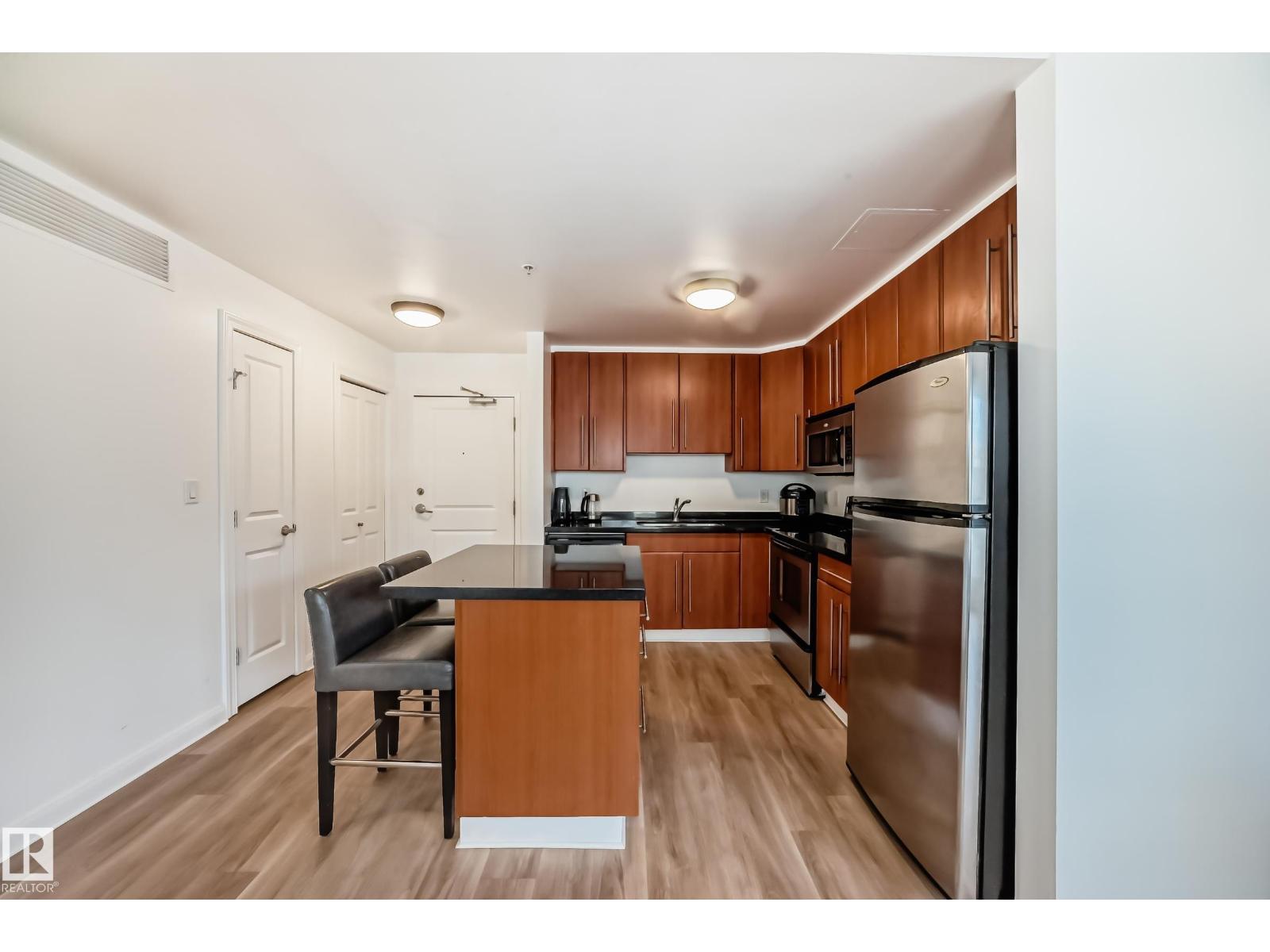 #908 9819 104 ST NW, Edmonton