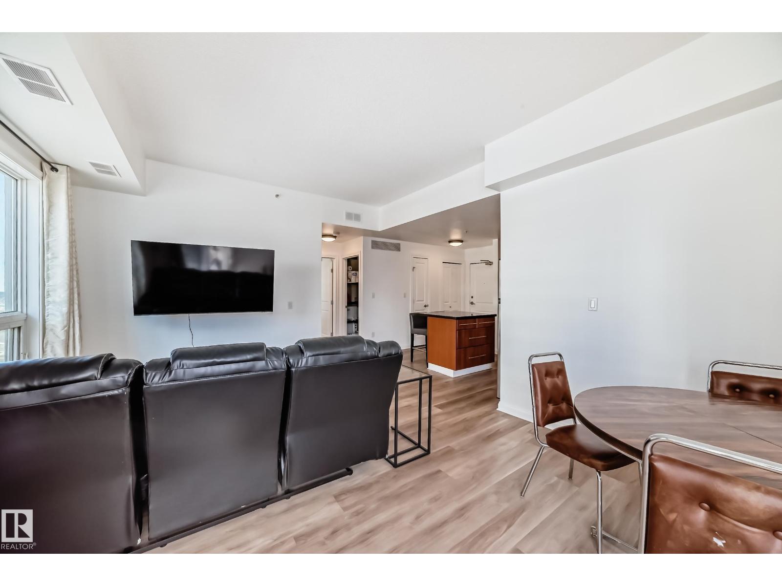 #908 9819 104 ST NW, Edmonton