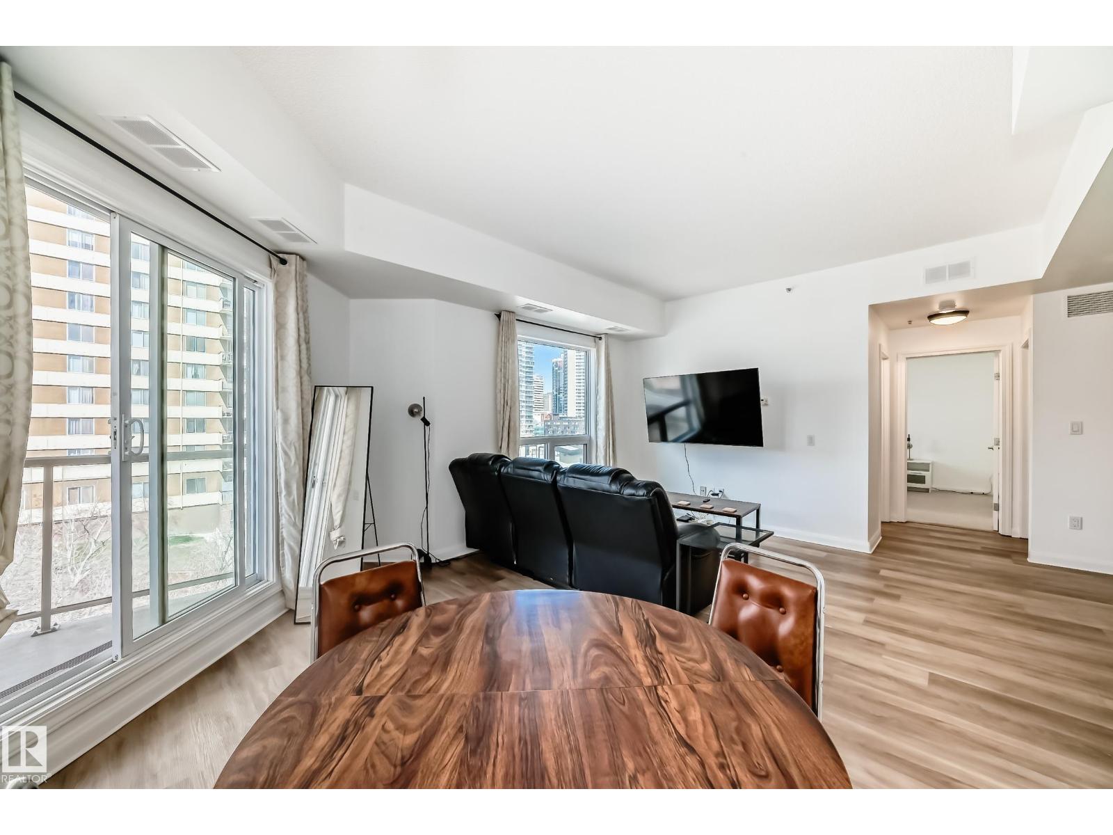 #908 9819 104 ST NW, Edmonton