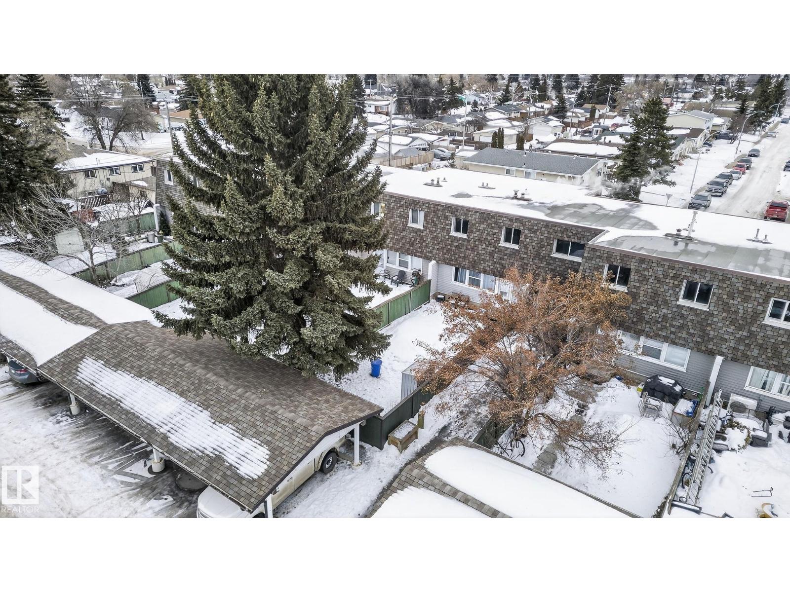 105 VILLAGE ON THE GREEN GR NW, Edmonton