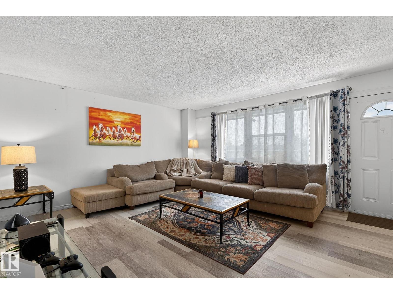 105 VILLAGE ON THE GREEN GR NW, Edmonton