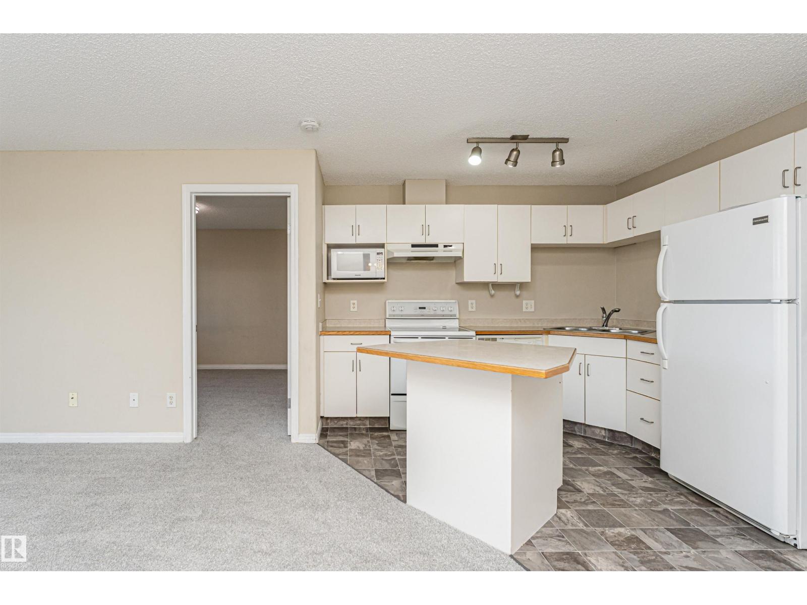 #524 10535 122 ST NW - 8