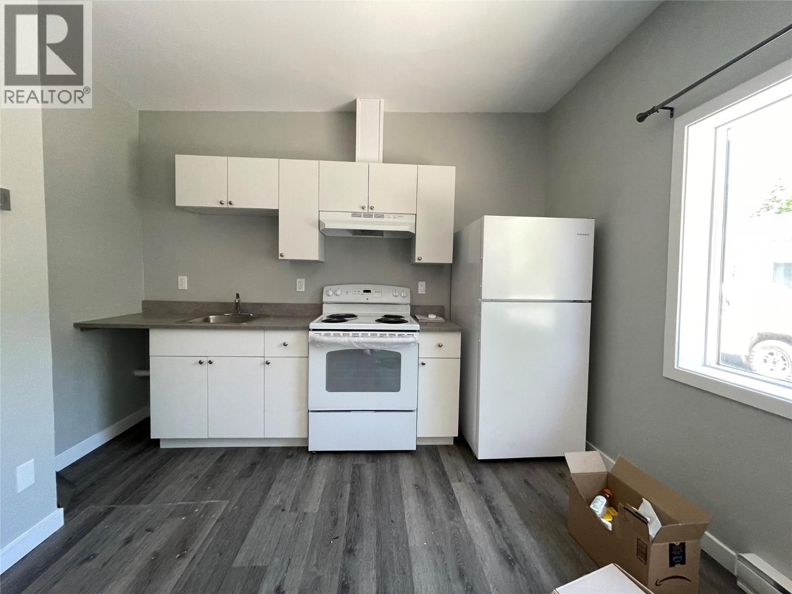 409 Shuswap Avenue - 20