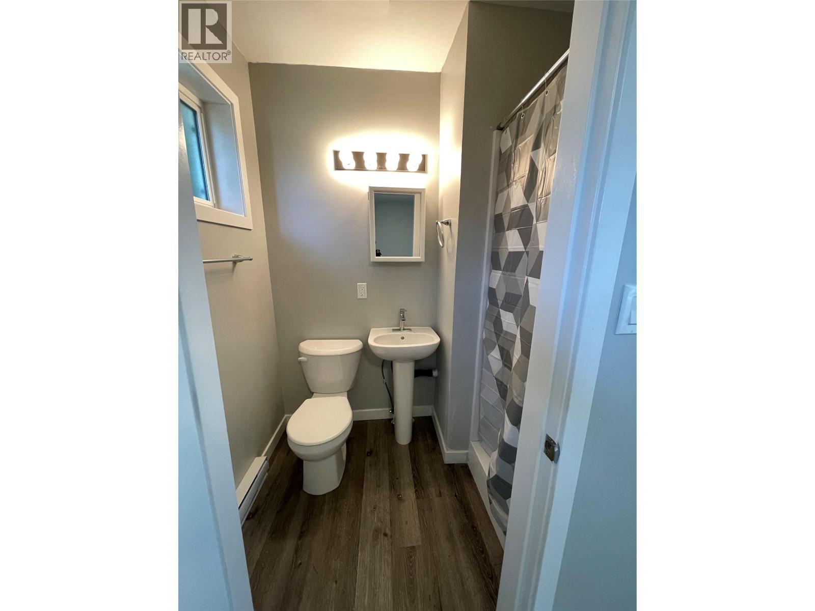 409 Shuswap Avenue - 22