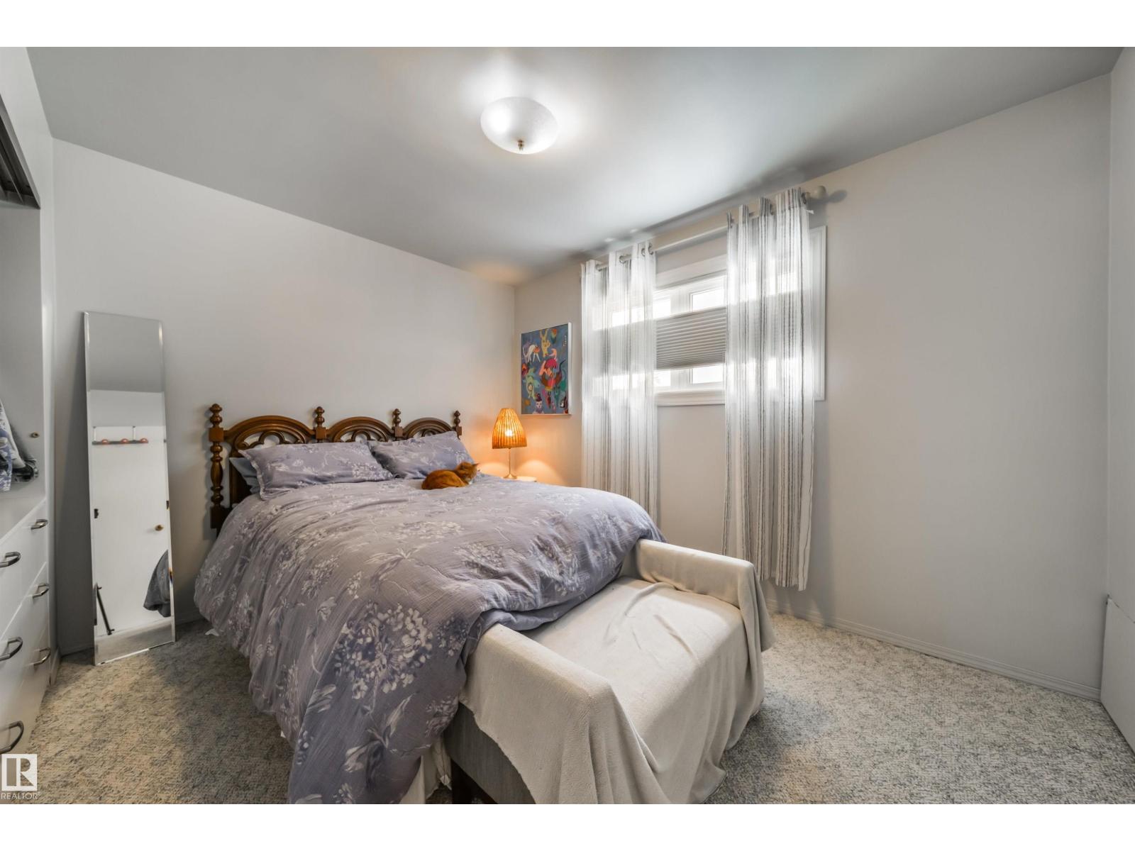 10231 46 ST NW, Edmonton