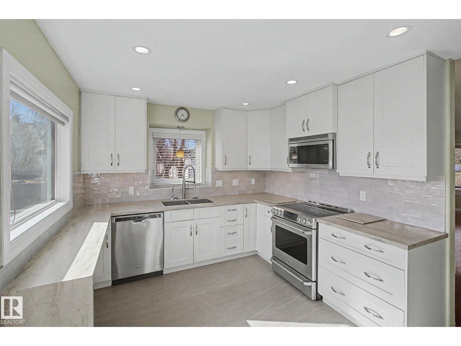 3903 32 ST NW, Edmonton