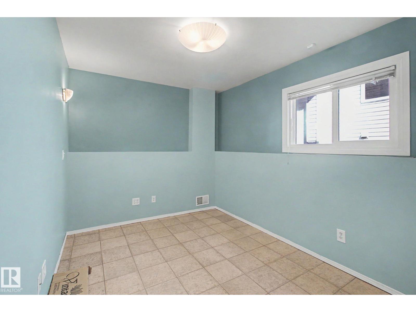 3903 32 ST NW, Edmonton