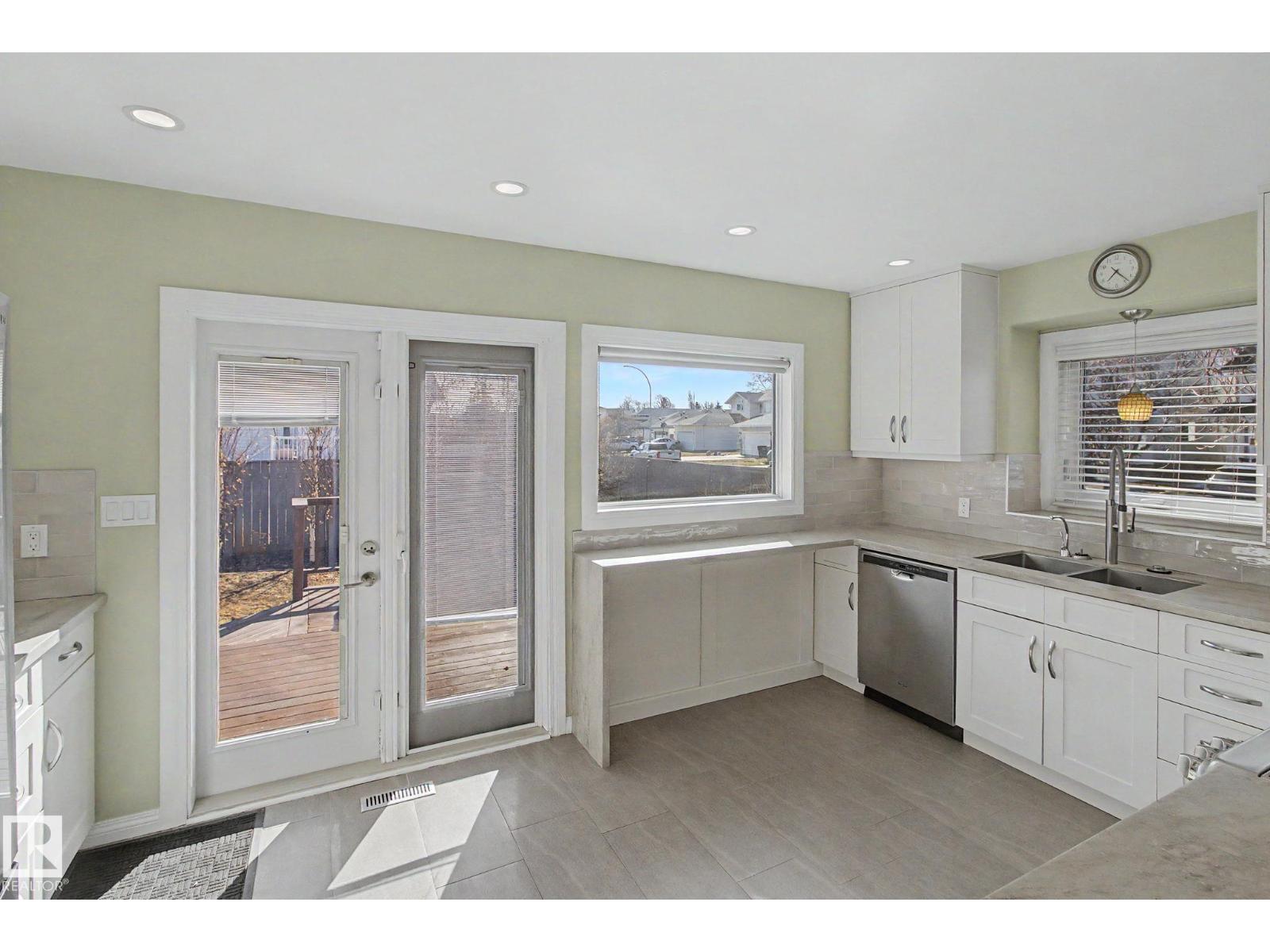 3903 32 ST NW, Edmonton