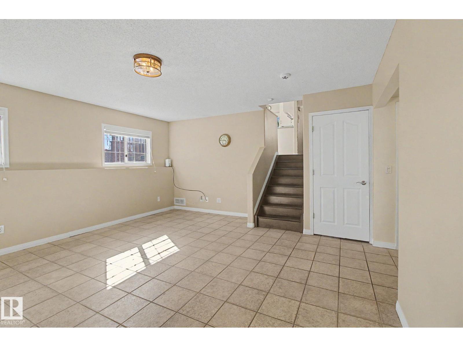 3903 32 ST NW, Edmonton