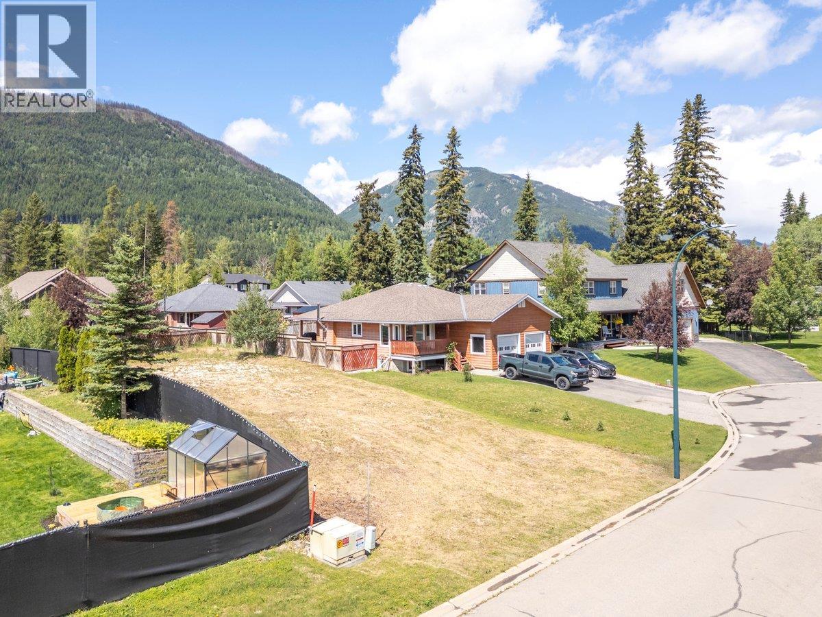 1344 Woodland Place, Sparwood