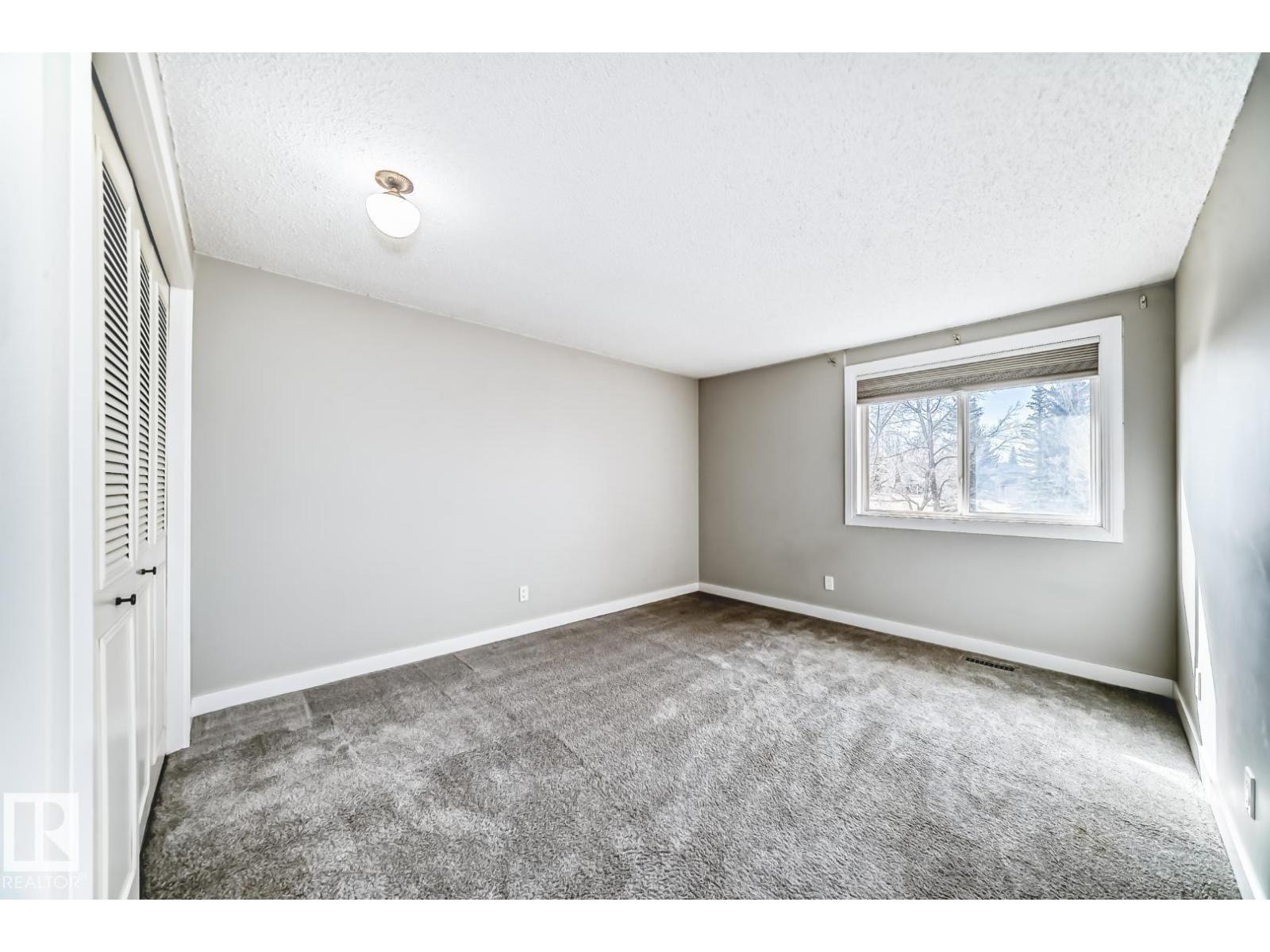 2709 124 ST NW, Edmonton
