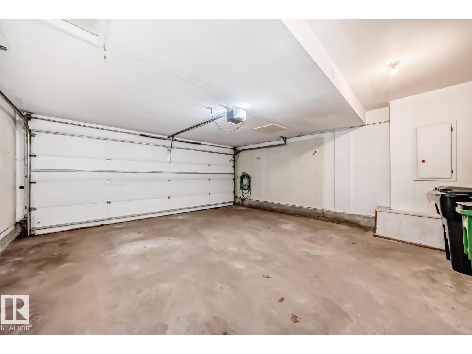 2709 124 ST NW, Edmonton