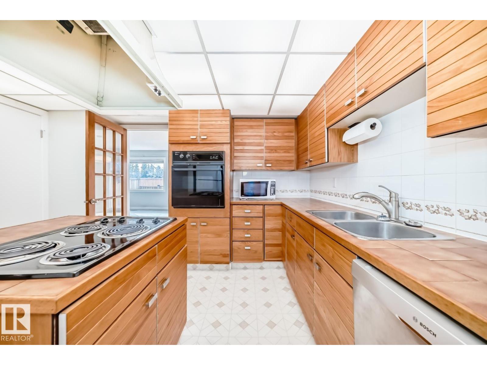 2709 124 ST NW, Edmonton