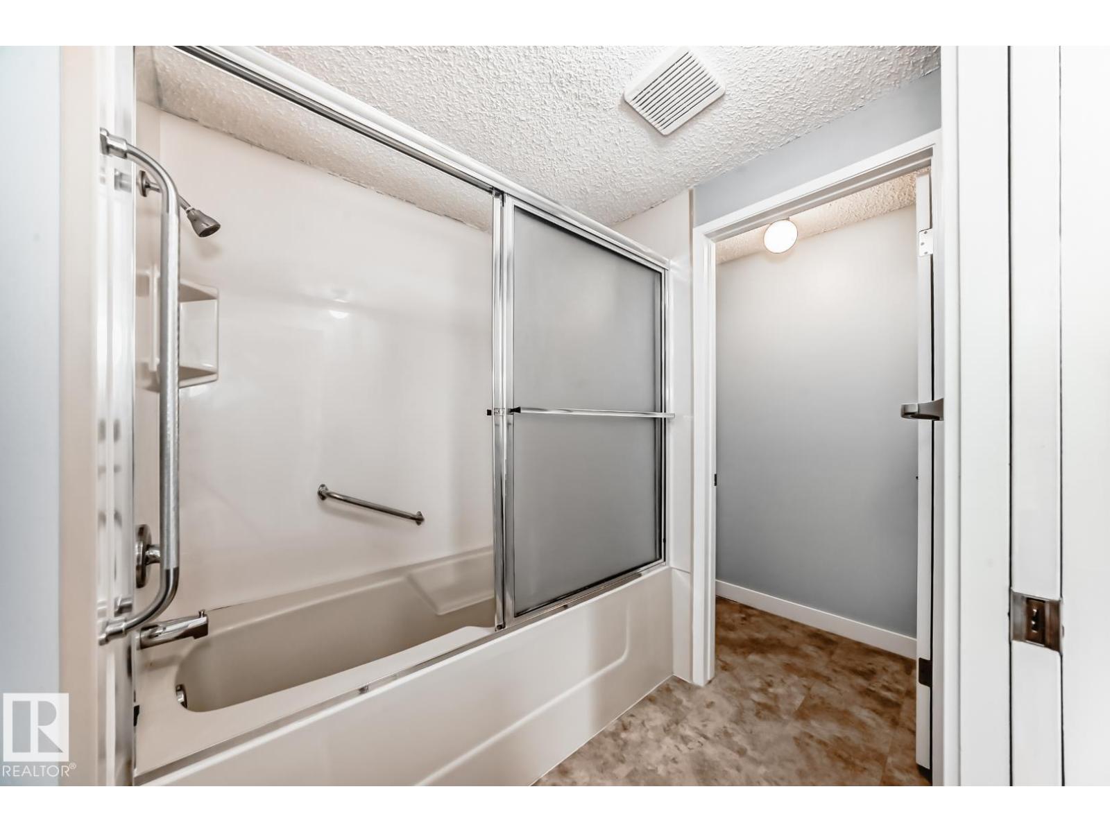 2709 124 ST NW, Edmonton