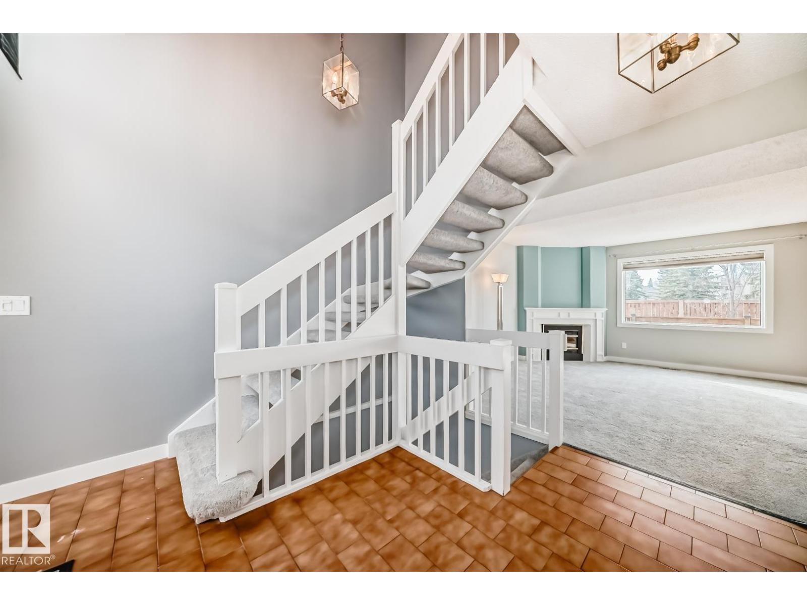 2709 124 ST NW, Edmonton